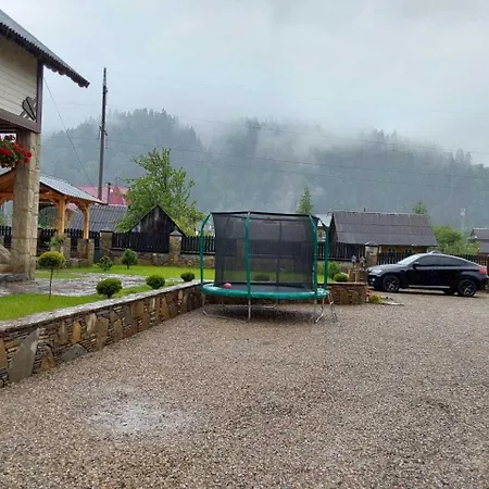 Lodge відпочинок у саманюків Mykulychyn