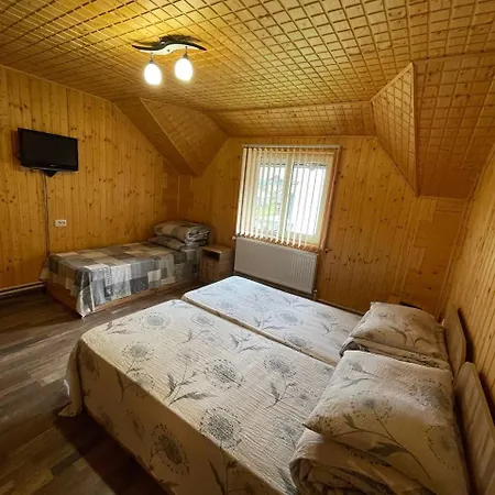 Lodge відпочинок у саманюків Mykulychyn