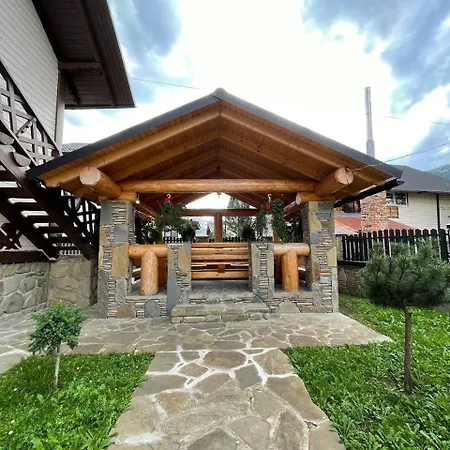 відпочинок у саманюків Lodge Mykulychyn